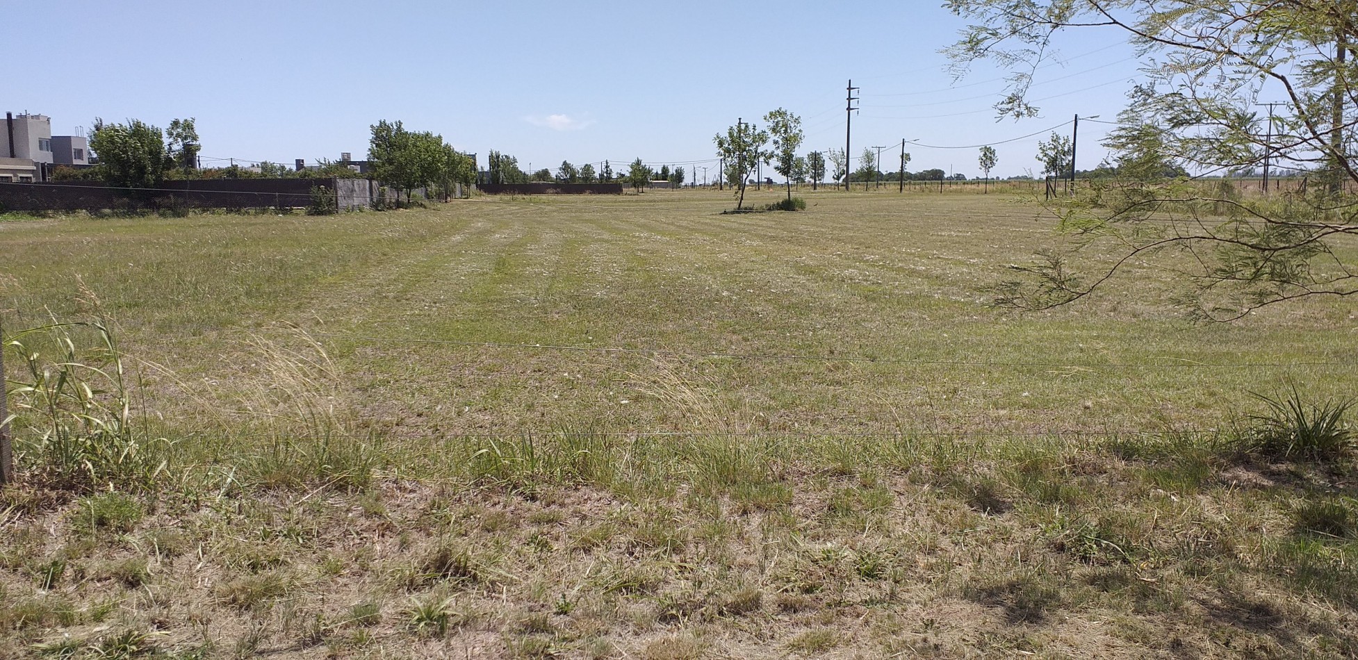 VENTA TERRENO LAS TARDES BARRIO ABIERTO ROLDAN