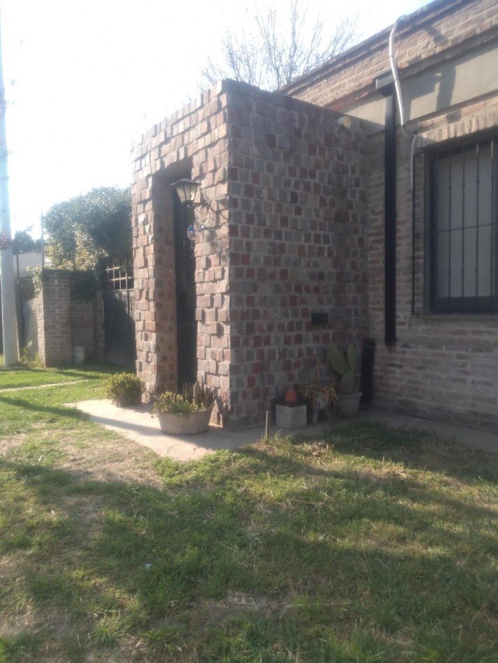 VENTA CASA DOS DORMITORIOS EN ALVEAR