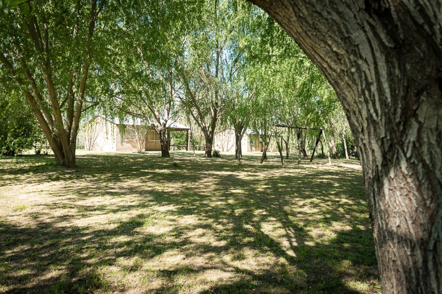 VENTA CABAÑA PARA 6 PERSONAS, PILETA Y 4 COCHERAS  EN LUCIO V LOPEZ