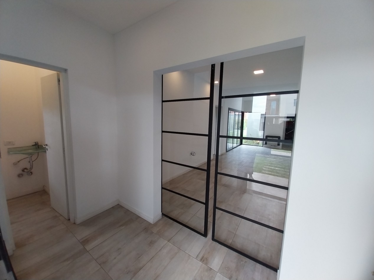 ALQUILER PERMANENTE CASA TRES DORMITORIOS CON PILETA DON MATEO ETAPA 1