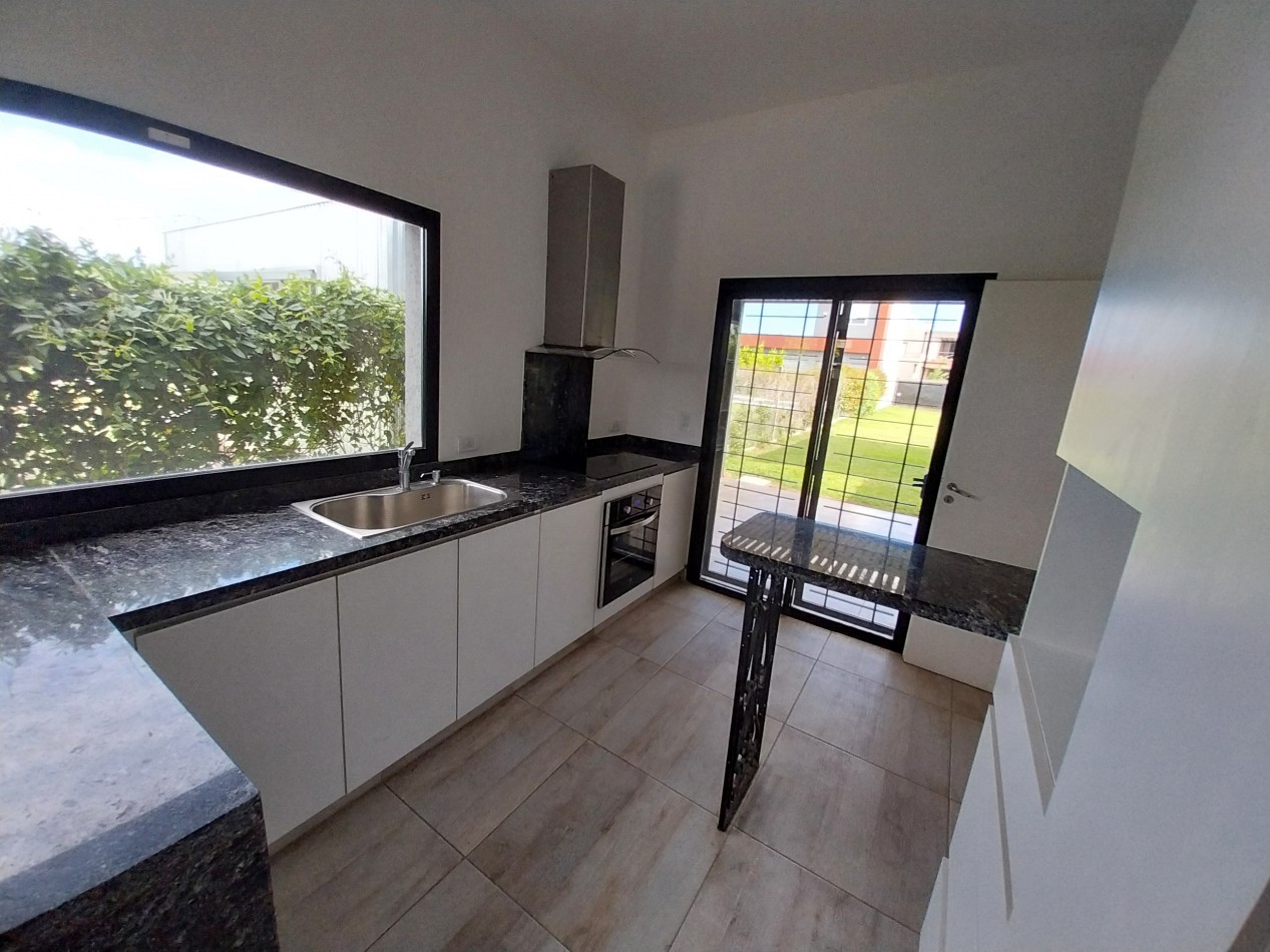 ALQUILER PERMANENTE CASA TRES DORMITORIOS CON PILETA DON MATEO ETAPA 1