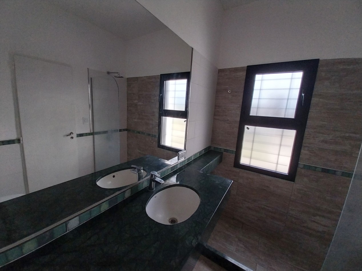 ALQUILER PERMANENTE CASA TRES DORMITORIOS CON PILETA DON MATEO ETAPA 1