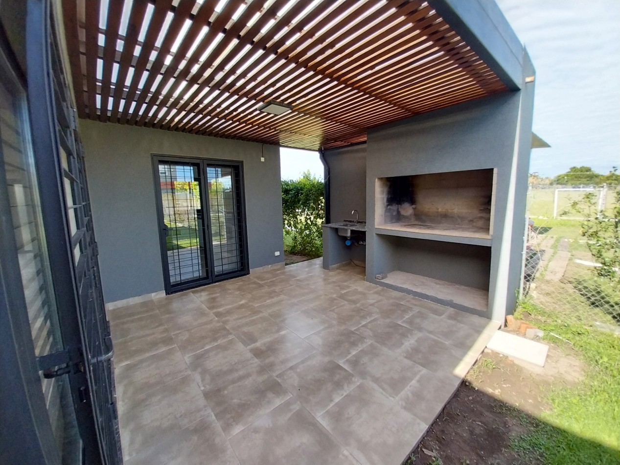 ALQUILER PERMANENTE CASA TRES DORMITORIOS CON PILETA DON MATEO ETAPA 1