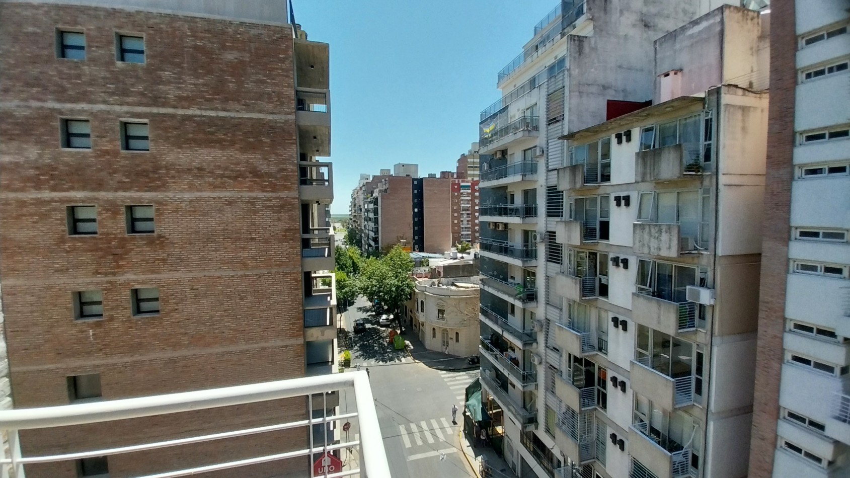 VENTA DEPARTAMENTO UN DORMITORIO MAS COMODIN MORENO Y BROWN