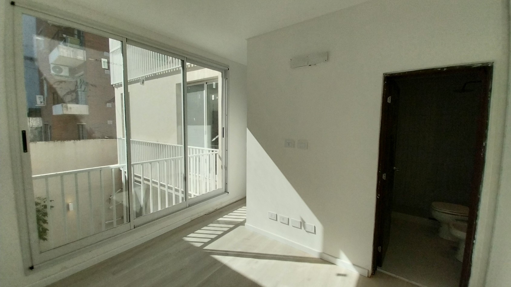 VENTA CASA TRES DORMITORIOS PASILLO BALCARCE Y 9 DE JULIO ESTRENAR