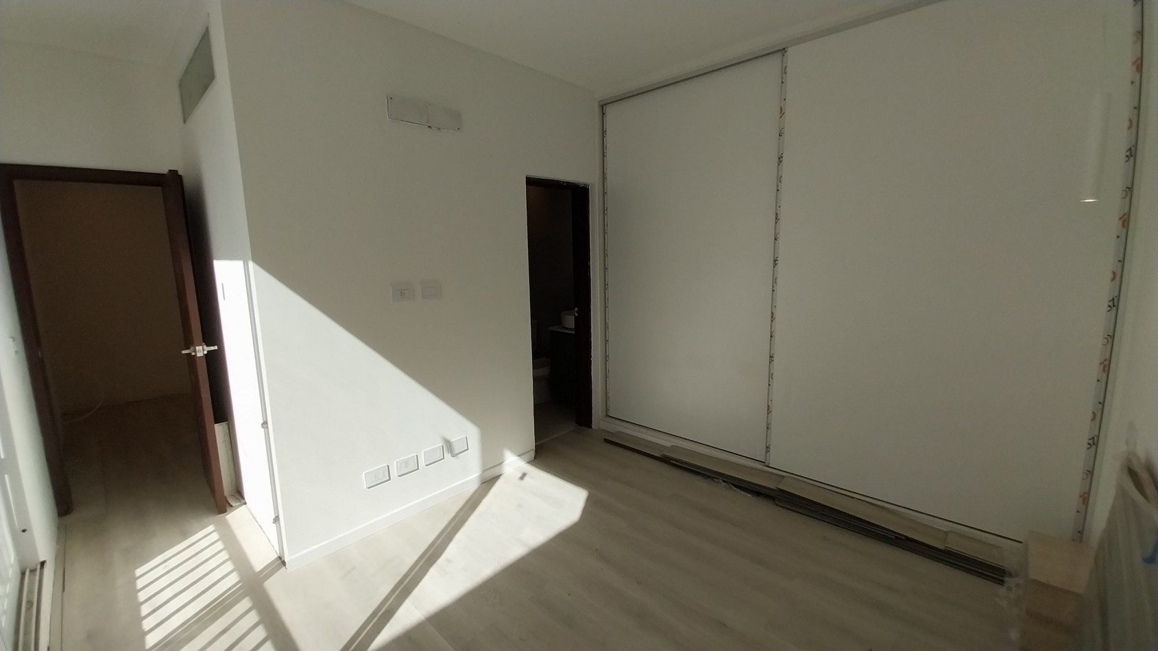 VENTA CASA TRES DORMITORIOS PASILLO BALCARCE Y 9 DE JULIO ESTRENAR