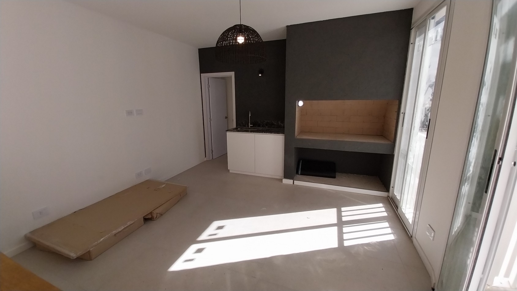 VENTA CASA TRES DORMITORIOS PASILLO BALCARCE Y 9 DE JULIO ESTRENAR