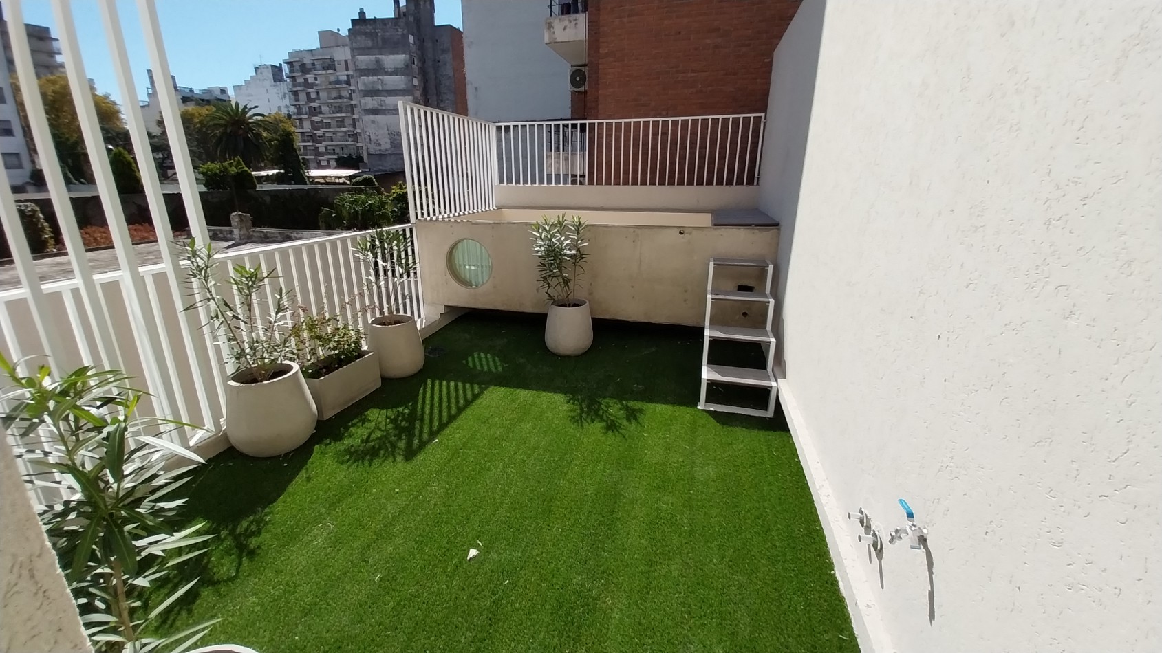 VENTA CASA TRES DORMITORIOS PASILLO BALCARCE Y 9 DE JULIO ESTRENAR
