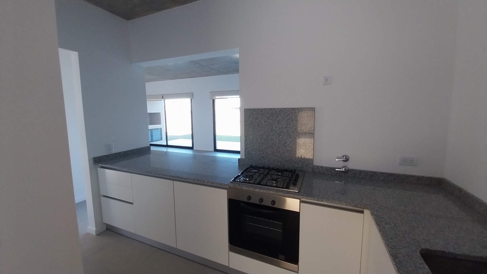 ALQUILER PERMANENTE CASA DOS DORMITORIOS CONDOMINIOS DON MATEO BARRIO PRIVADO FUNES