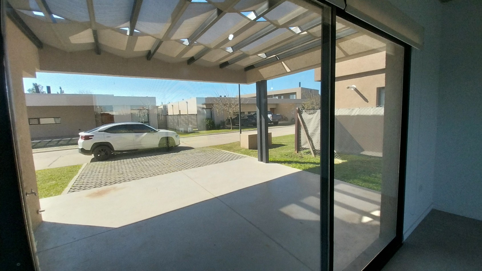 ALQUILER PERMANENTE CASA DOS DORMITORIOS CONDOMINIOS DON MATEO BARRIO PRIVADO FUNES