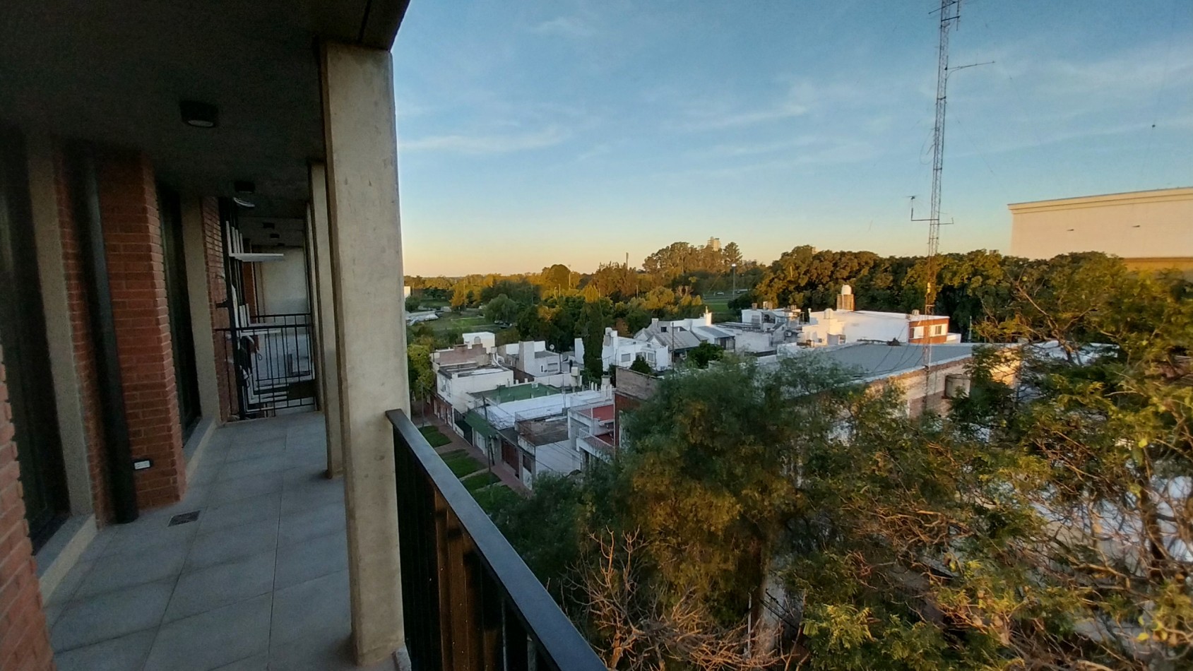 ALBERDI... VENTA DEPARTAMENTO DOS DORMITORIOS FRENTE ARTIGAS 200..A METROS DE PORTAL SHOPPING
