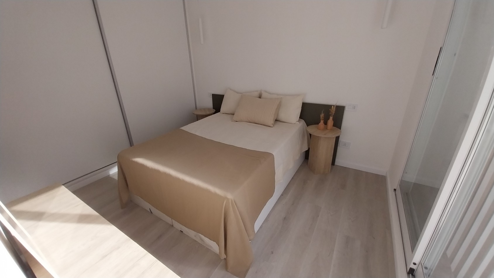  A METROS DE TRIBUNALES!!!! VENTA CASA TRES DORMITORIOS PASILLO BALCARCE Y ZEBALLOS ESTRENAR