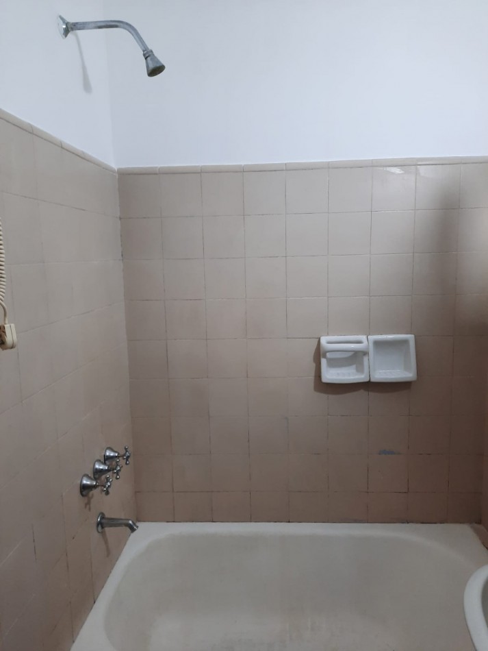 OPORTUNIDAD IMPERDIBLE! VENTA DEPARTAMENTO UN DORMITORIO RIOJA 2500