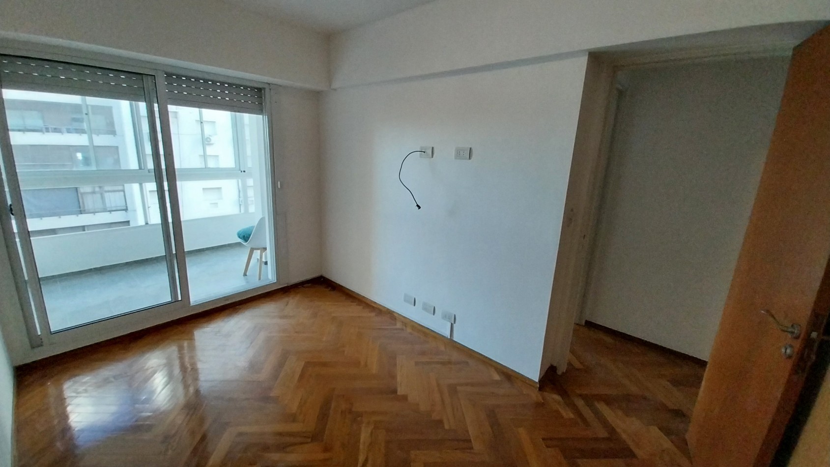 ZONA RIO! VENTA DEPARTAMENTO DOS DORMITORIOS CON COCHERA GUEMES Y MORENO