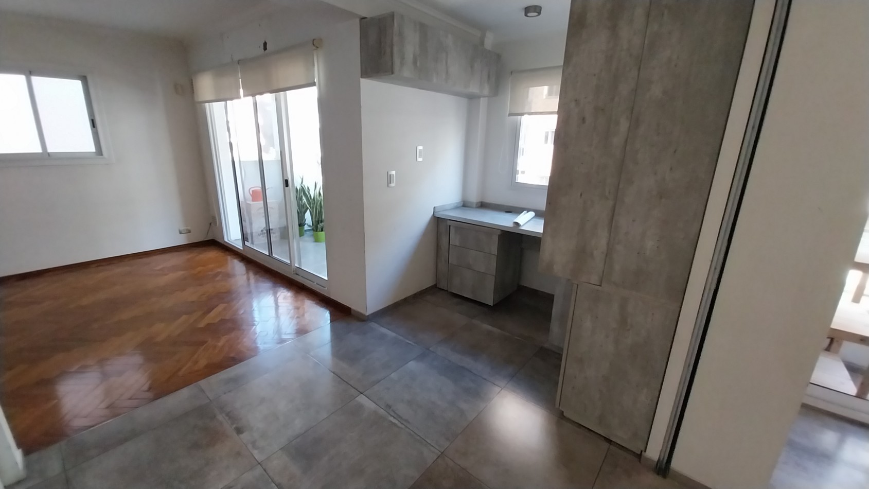 ZONA RIO! VENTA PISO EXCLUSIVO TRES DORMITORIOS CON DOS COCHERAS
