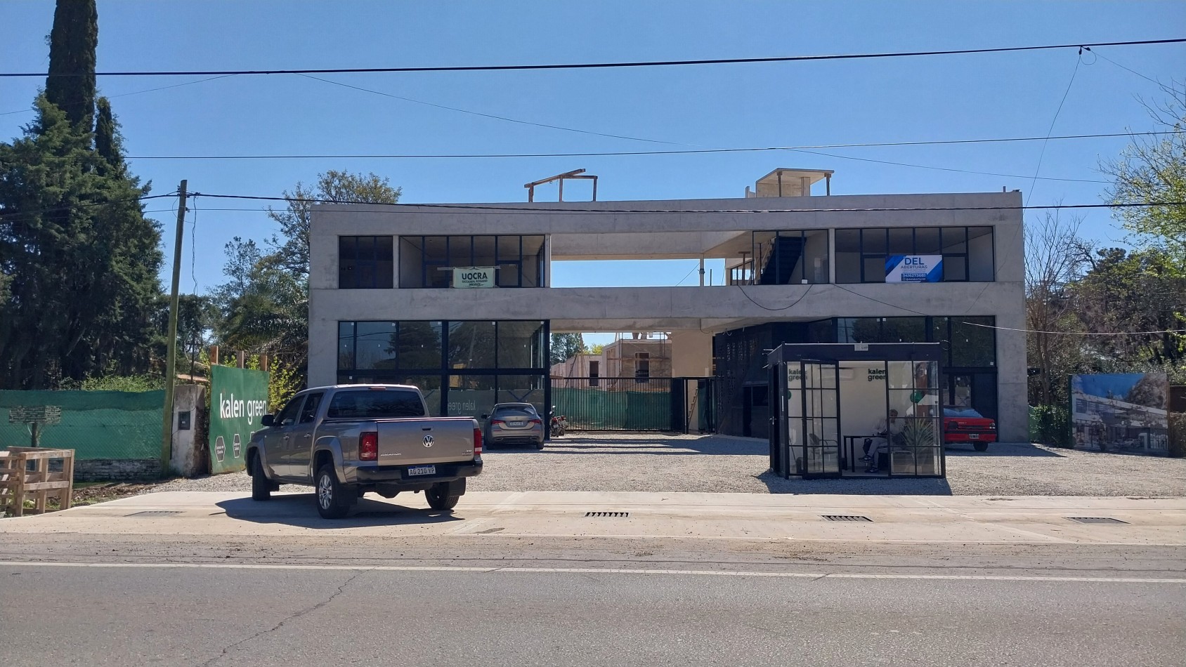 BARRIO PRIVADO VENTA OFICINA PARADA 13 FUNES
