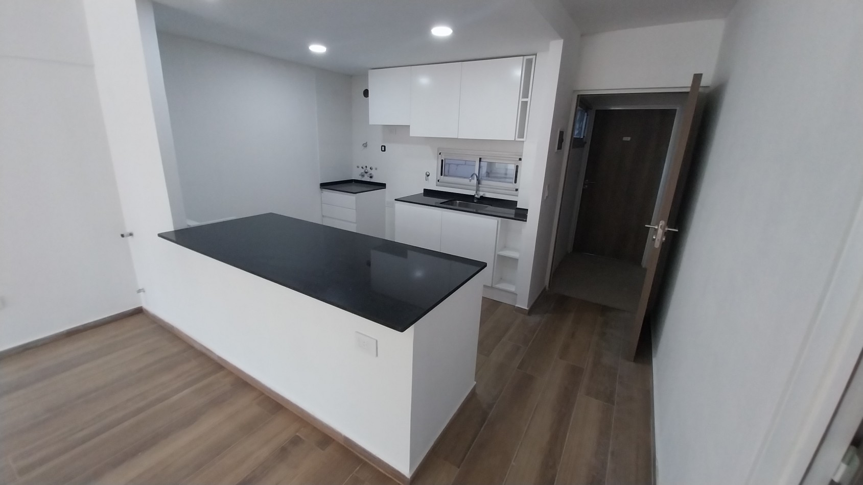 PICHINCHA VENTA DEPARTAMENTO DOS DORMITORIOS CORDOBA Y SUIPACHA FRENTE