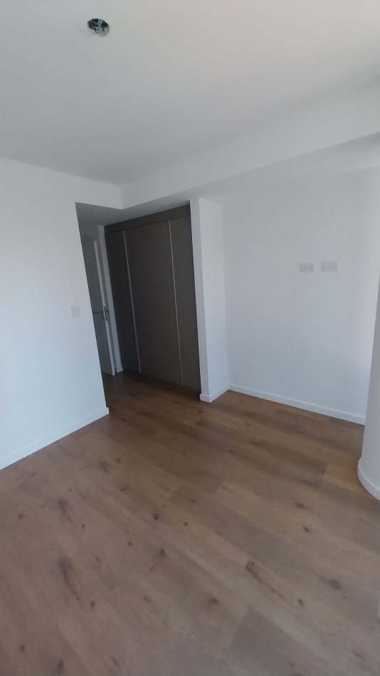 TRIBUNALES VENTA DEPARTAMENTO UN DORMITORIO ZEBALLOS Y DORREGO EN ESQUINA