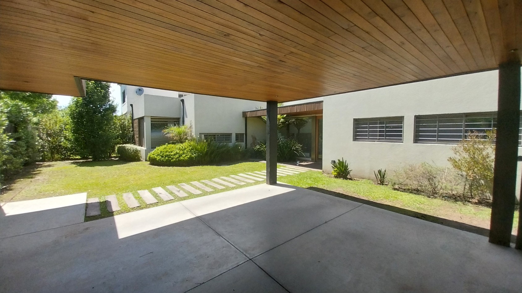 VENTA IMPORTANTE  CASA 4 DORMITORIOS EN ALDEA FISHERTON 