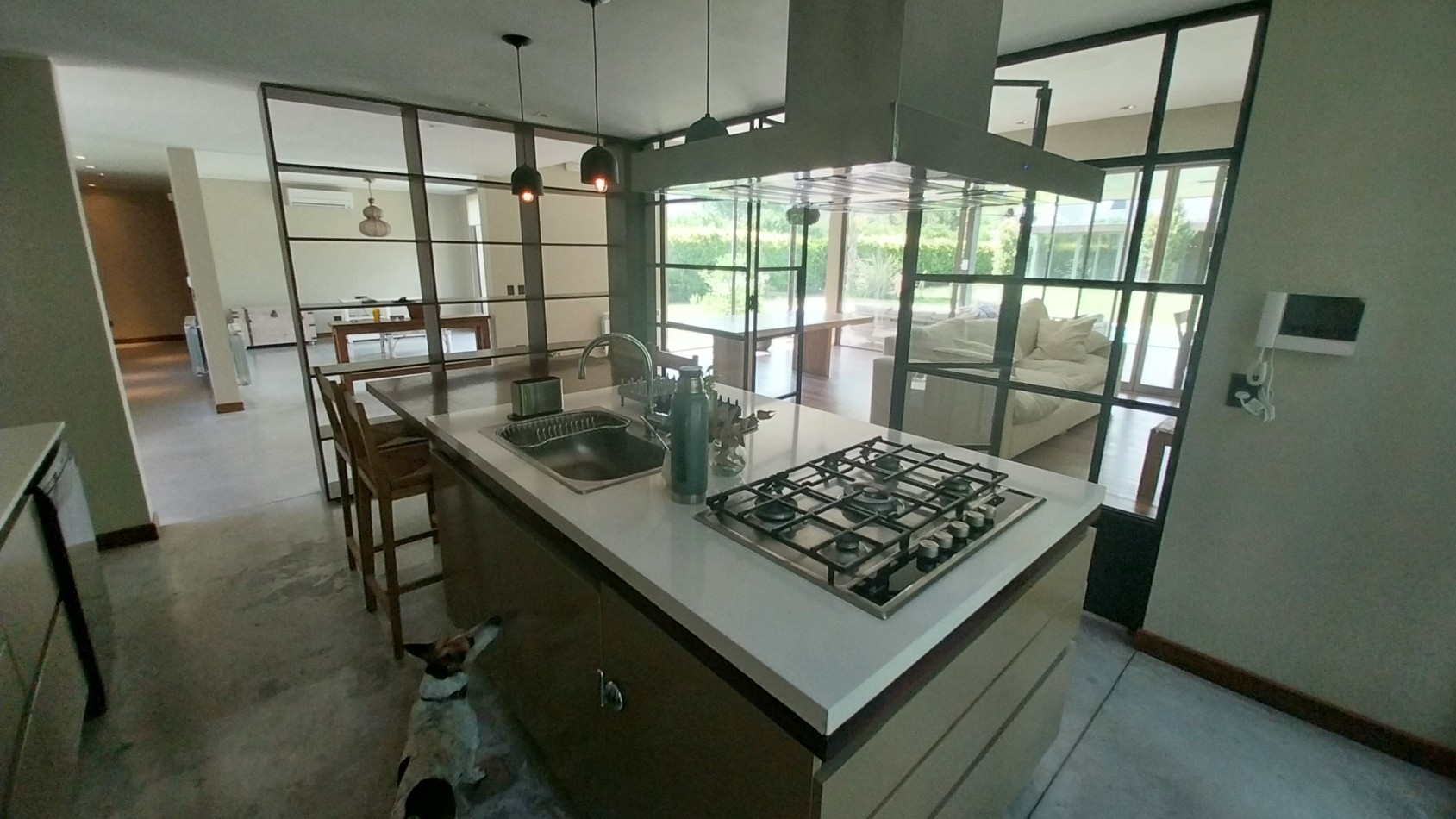 VENTA IMPORTANTE  CASA 4 DORMITORIOS EN ALDEA FISHERTON 