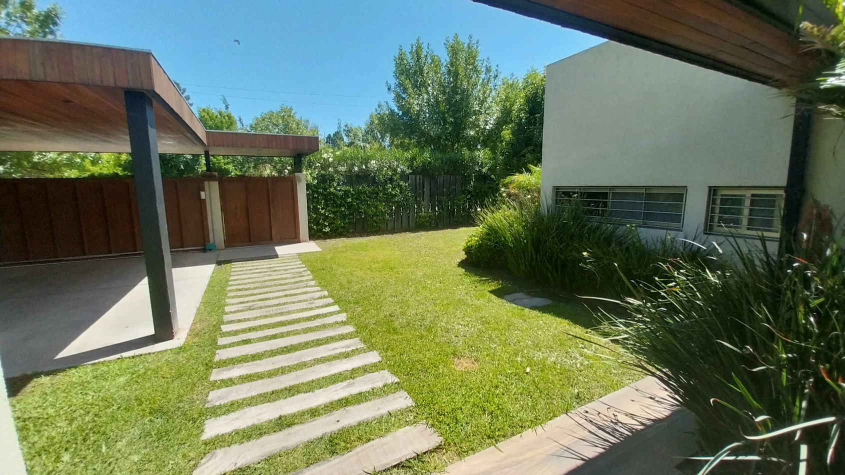 VENTA IMPORTANTE  CASA 4 DORMITORIOS EN ALDEA FISHERTON 