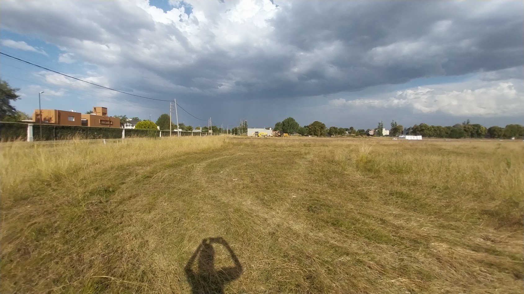 FUNES VENTA TERRENO USO COMERCIAL  Y DESARROLLO  ESQUINERO AVENIDA FUERZA AEREA Y LOS GIRASOLES 