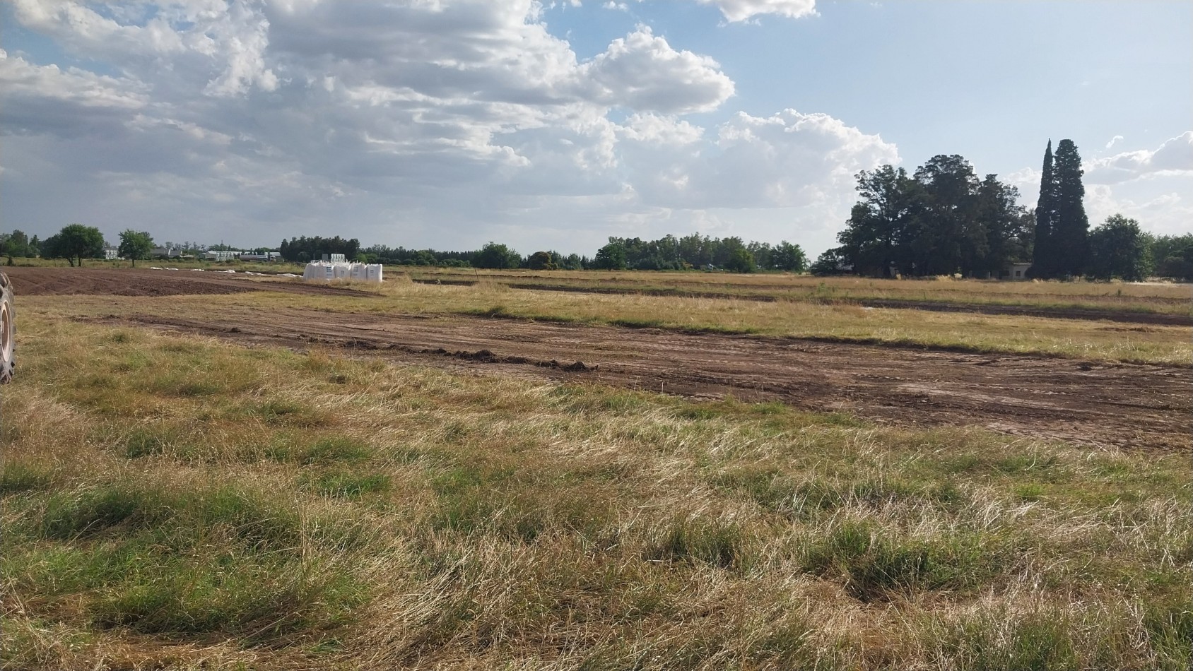 FUNES VENTA TERRENO USO COMERCIAL  Y DESARROLLO  ESQUINERO AVENIDA FUERZA AEREA Y LOS GIRASOLES 
