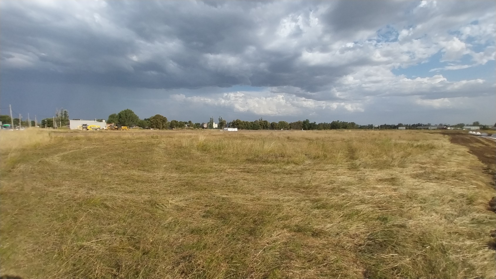 FUNES VENTA TERRENO USO COMERCIAL Y DESARROLLO  AVENIDA FUERZA AEREA Y LOS GIRASOLES