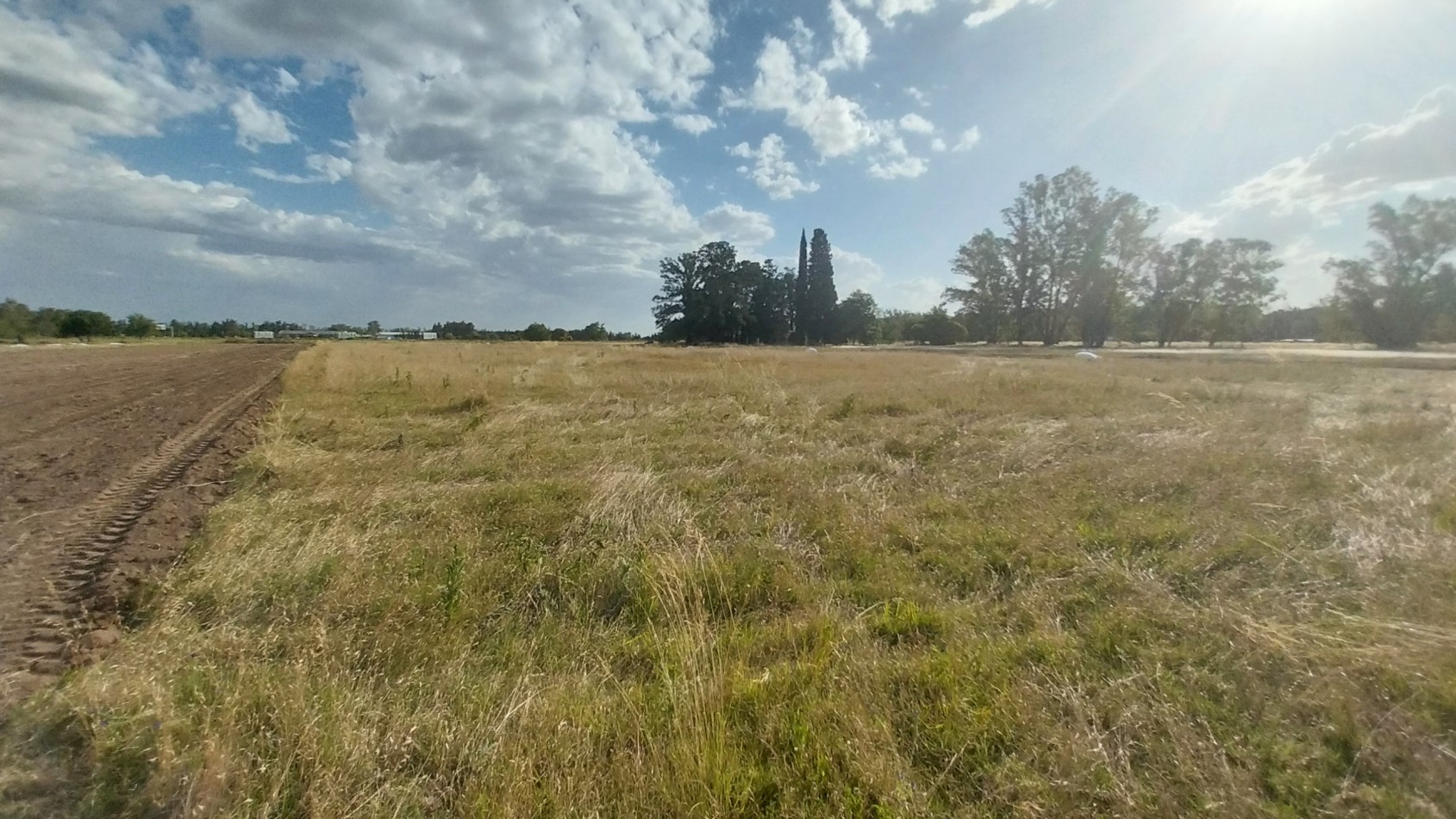 FUNES VENTA TERRENO USO COMERCIAL Y DESARROLLO  AVENIDA FUERZA AEREA Y LOS GIRASOLES