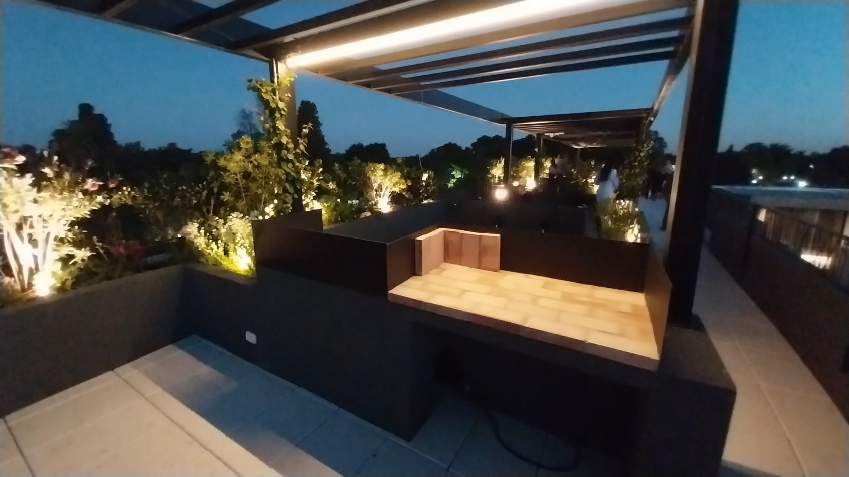 FISHERTON ESTRENAR VENTA CASA CUATRO DORMITORIOS CON PILETA Y PARRILLERO AMENITIES