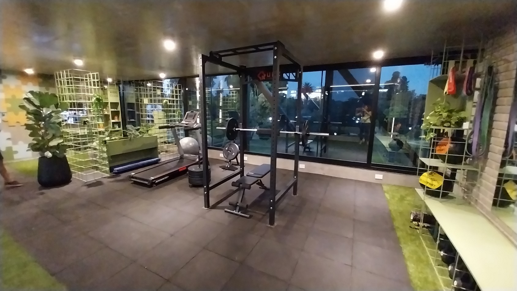 FISHERTON Venta Casa Tres Dormitorios Con Pileta Y Parrillero  Wilde y Tucuman  ESTRENAR