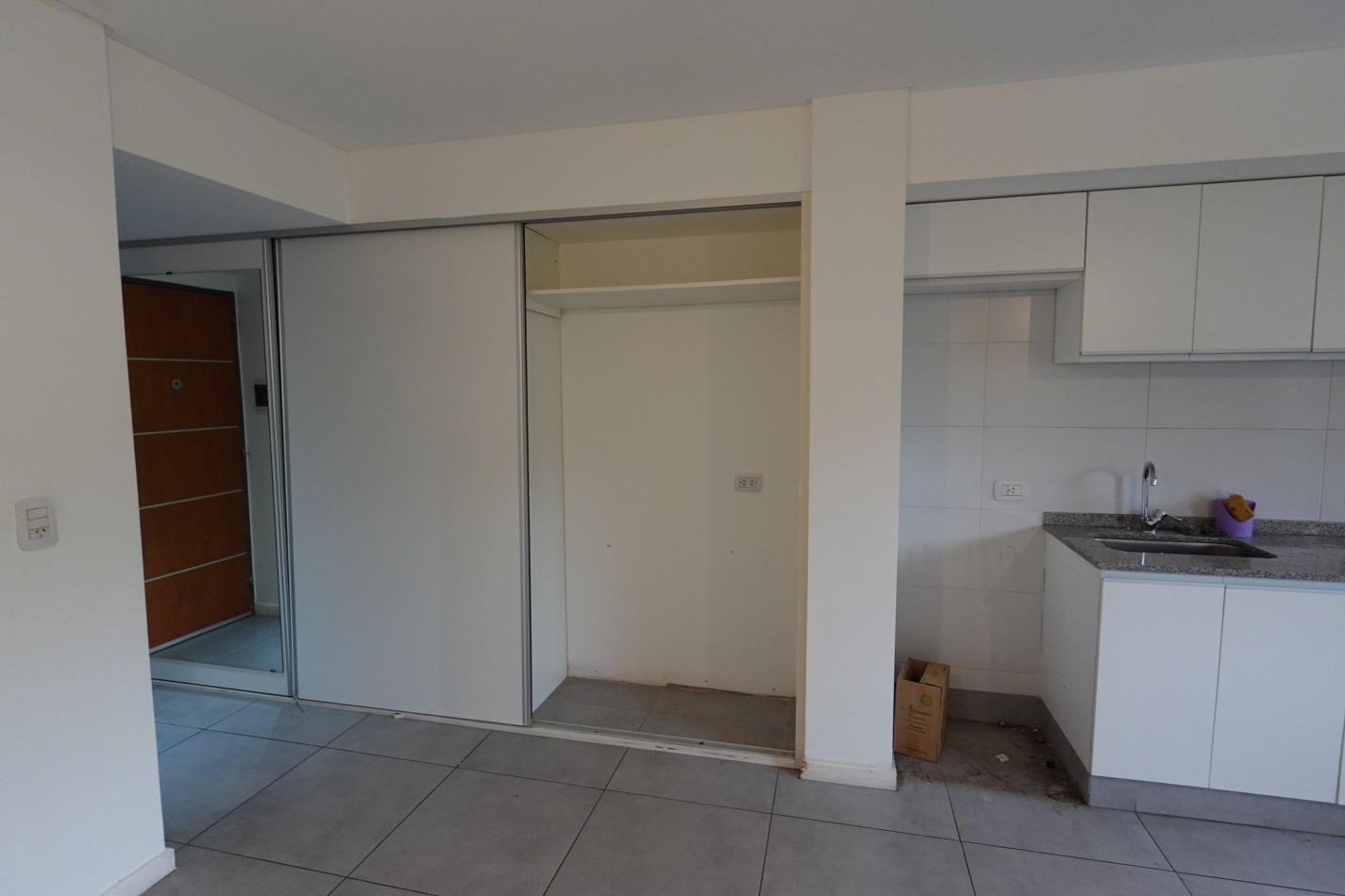 REFINERIA VENTA MONOAMBIENTE EN CALLE CORVALAN AL 500 FRENTE A CONDOS REFINERIA