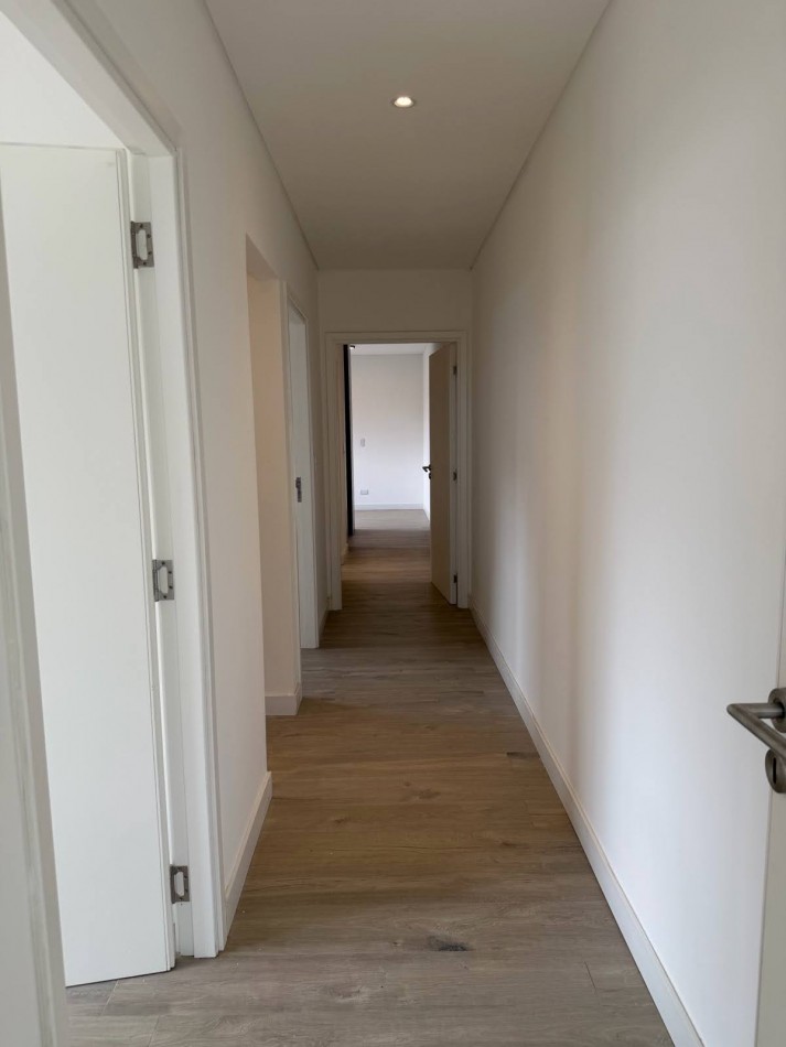 FISHERTON VENTA CASA TRES DORMITORIOS LOS PASOS DEL JOCKEY 4 BARRIO PRIVADO ENTREGA 50% SALDO 48 CUOTAS