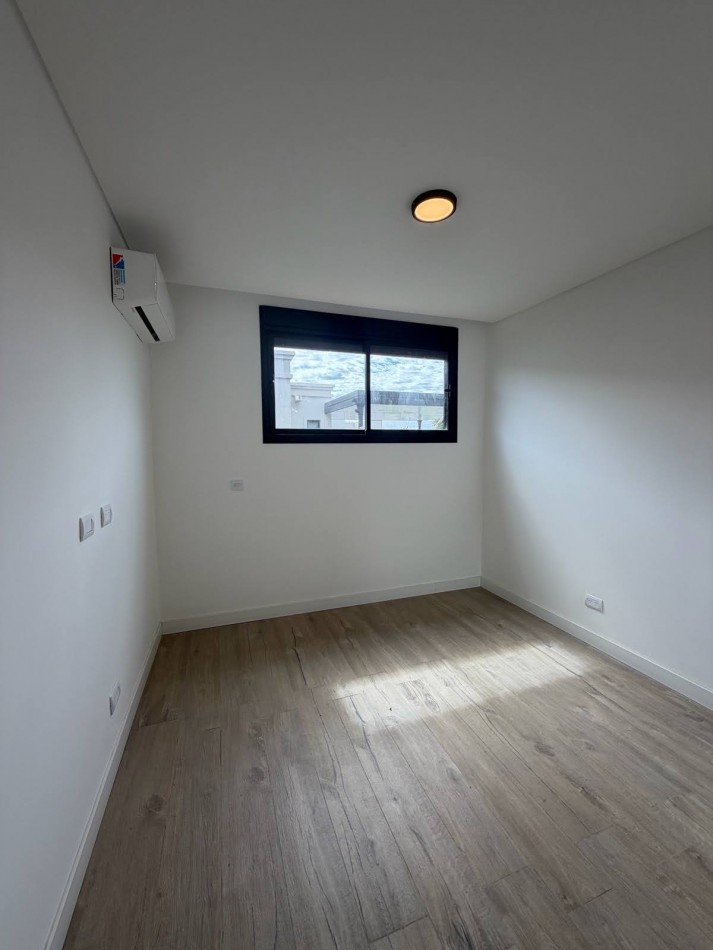 FISHERTON VENTA CASA TRES DORMITORIOS LOS PASOS DEL JOCKEY 4 BARRIO PRIVADO ENTREGA 50% SALDO 48 CUOTAS