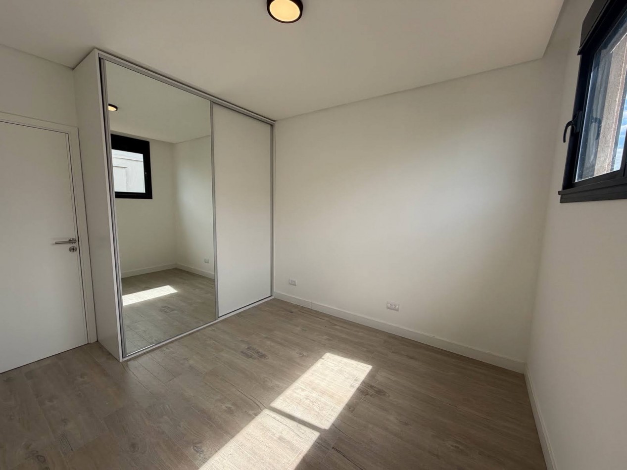 FISHERTON VENTA CASA TRES DORMITORIOS LOS PASOS DEL JOCKEY 4 BARRIO PRIVADO ENTREGA 50% SALDO 48 CUOTAS