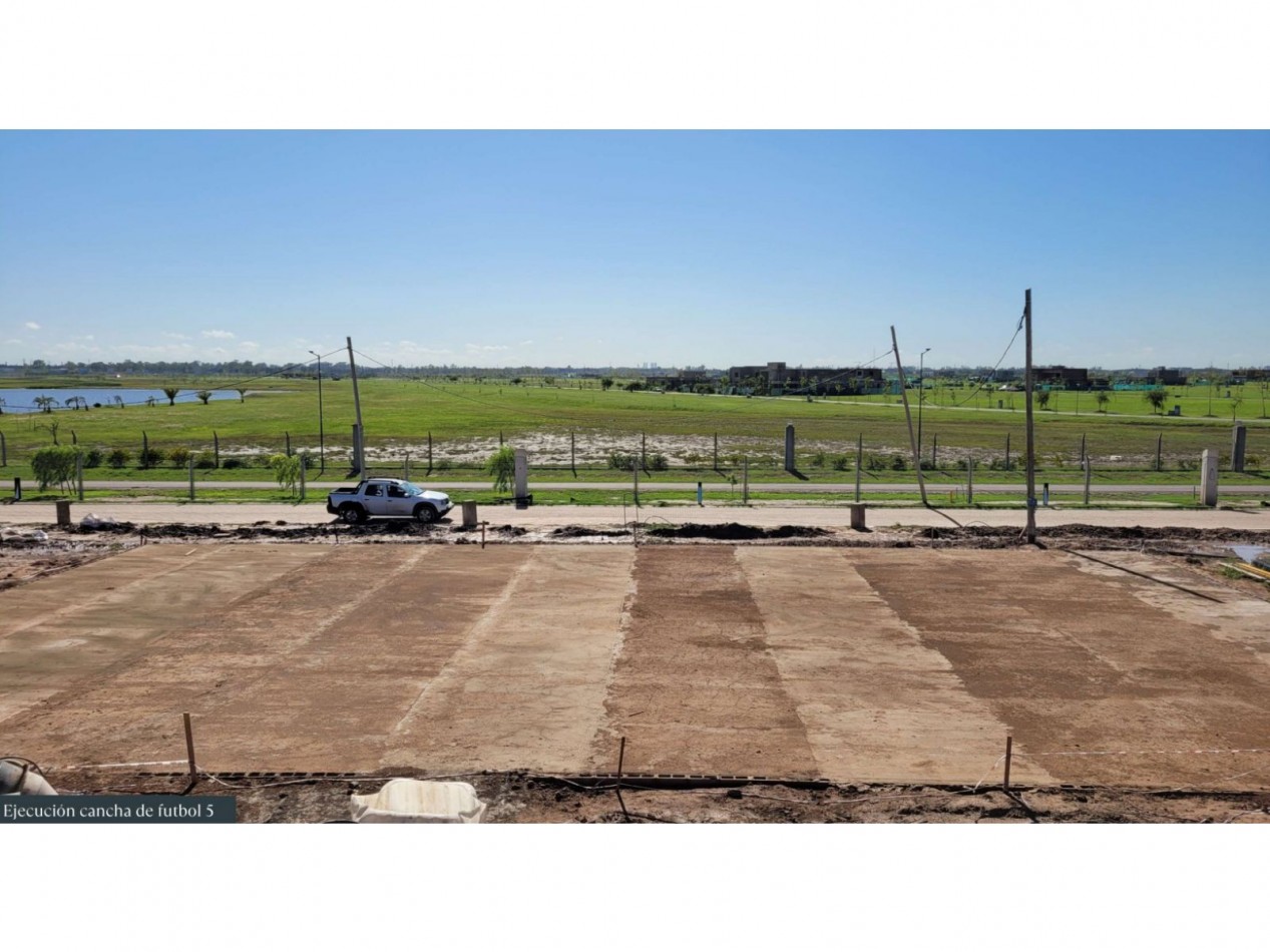 FUNES VENTA  TERRENO AGUADAS LAKE !