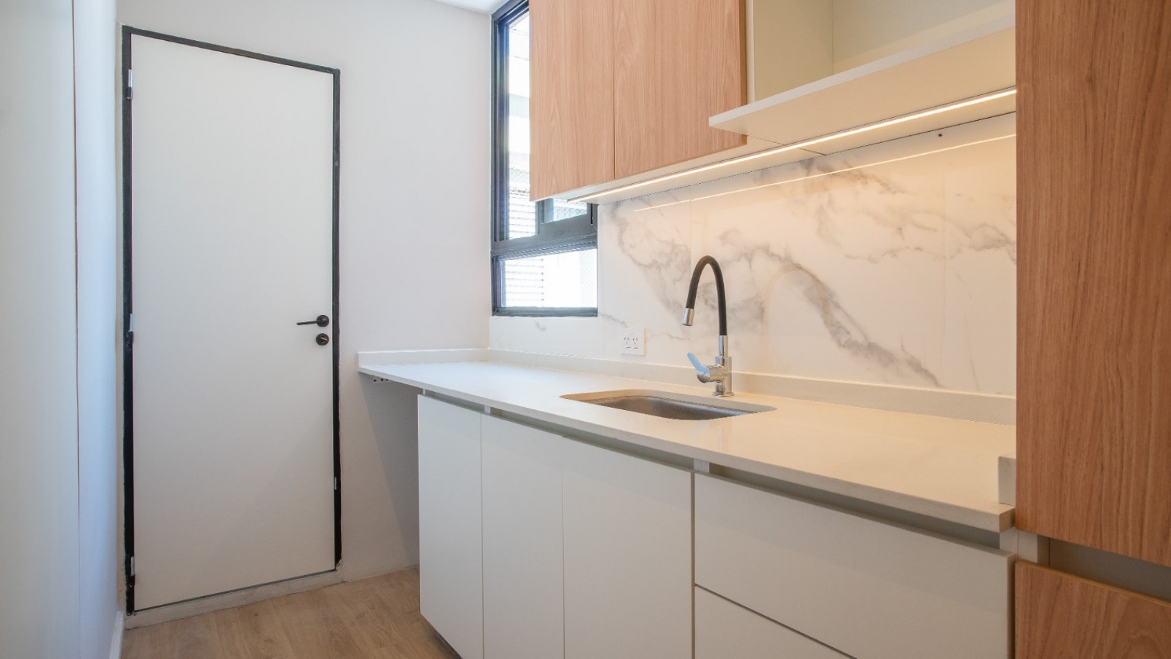 ZONA CENTRO RIO  VENTA DEPARTAMENTO TRES DORMITORIOS FRENTE  EN ITALIA AL 600