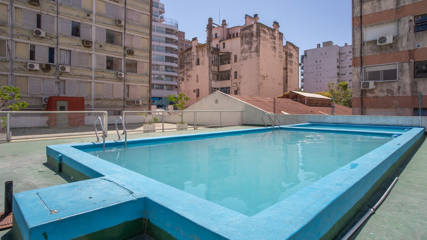 ZONA CENTRO RIO  VENTA DEPARTAMENTO TRES DORMITORIOS FRENTE  EN ITALIA AL 600