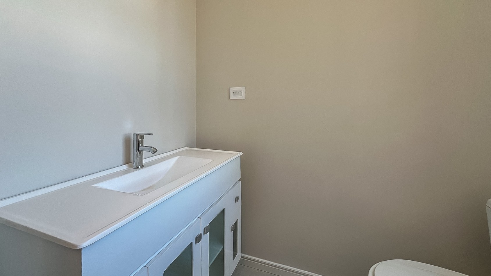 ZONA CENTRO RIO  VENTA DEPARTAMENTO TRES DORMITORIOS FRENTE  EN ITALIA AL 600