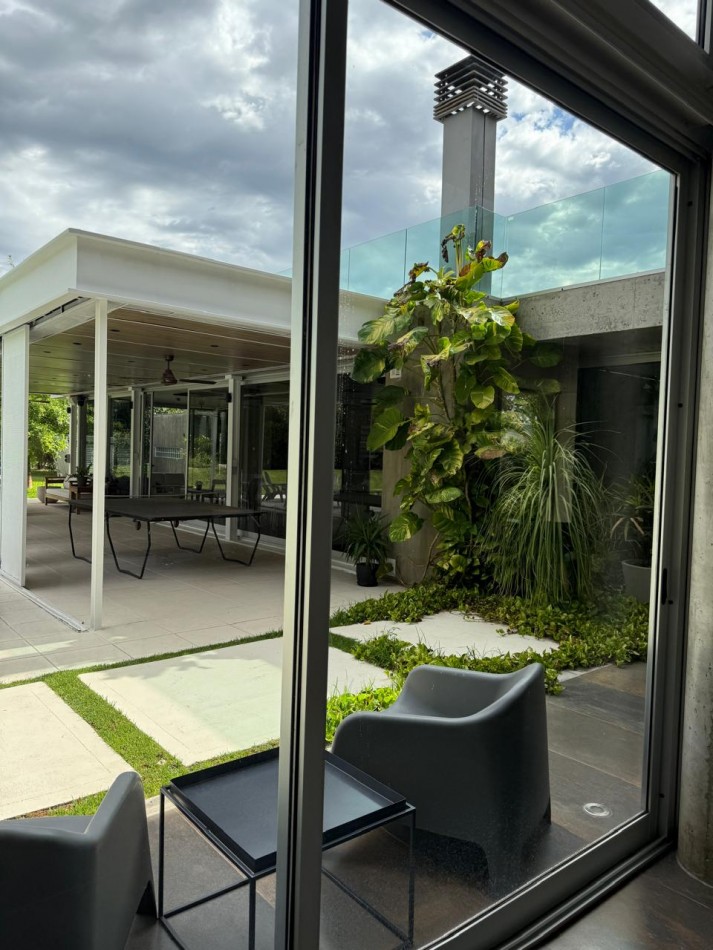 KENTUCKY CLUB DE CAMPO VENTA CASA CUATRO DORMITORIOS