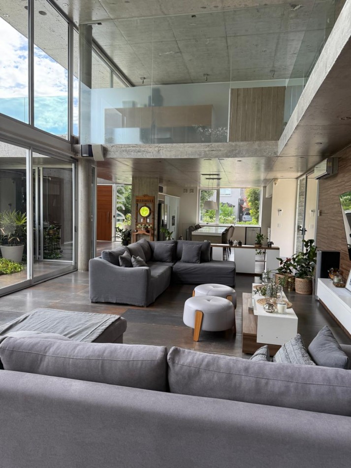 KENTUCKY CLUB DE CAMPO VENTA CASA CUATRO DORMITORIOS