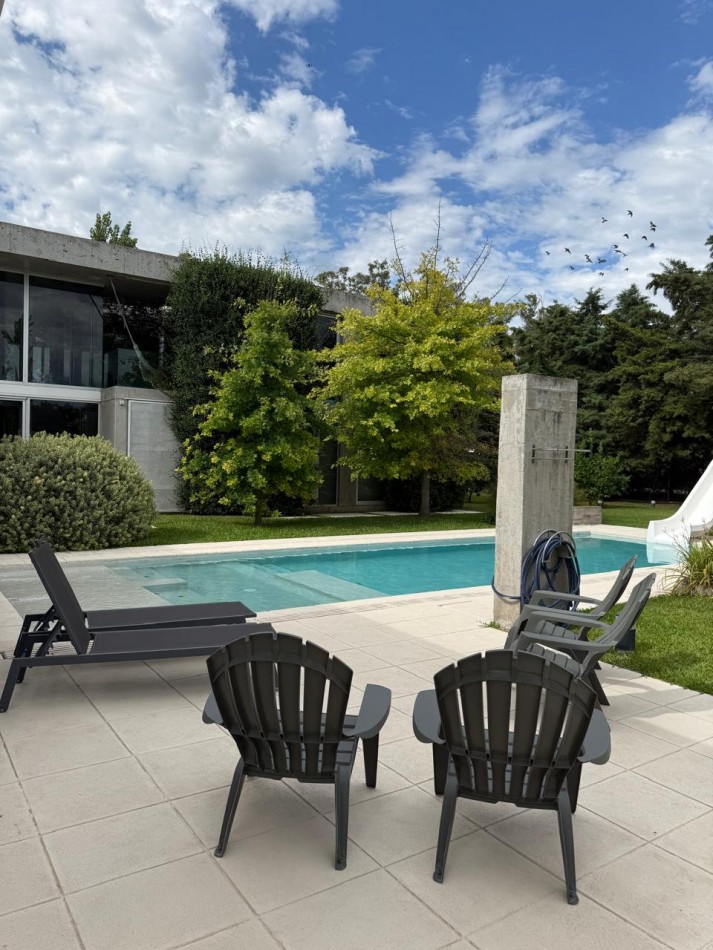 KENTUCKY CLUB DE CAMPO VENTA CASA CUATRO DORMITORIOS