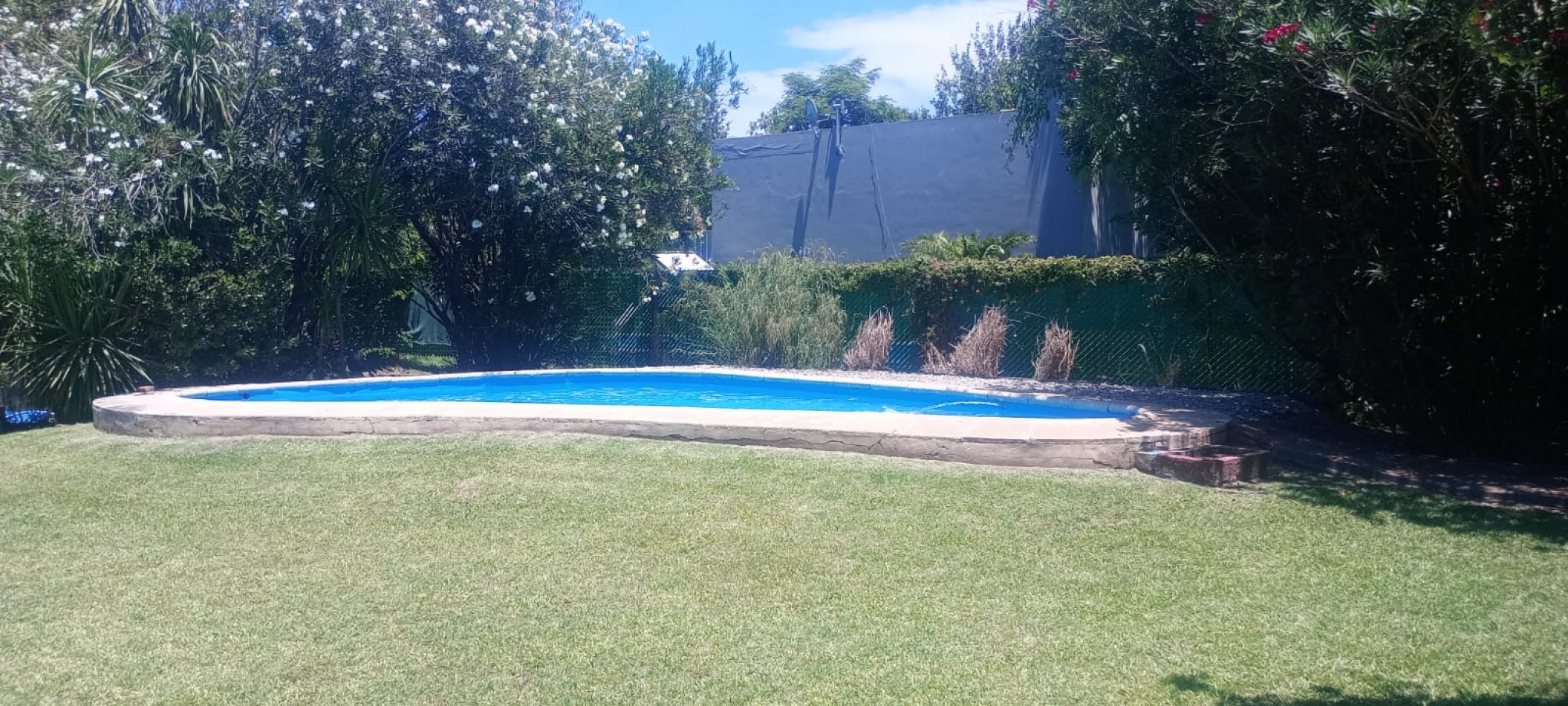 ROLDAN VENTA CASA DOS DORMITORIOS PILETA CERQUITA DE FUNES!!!