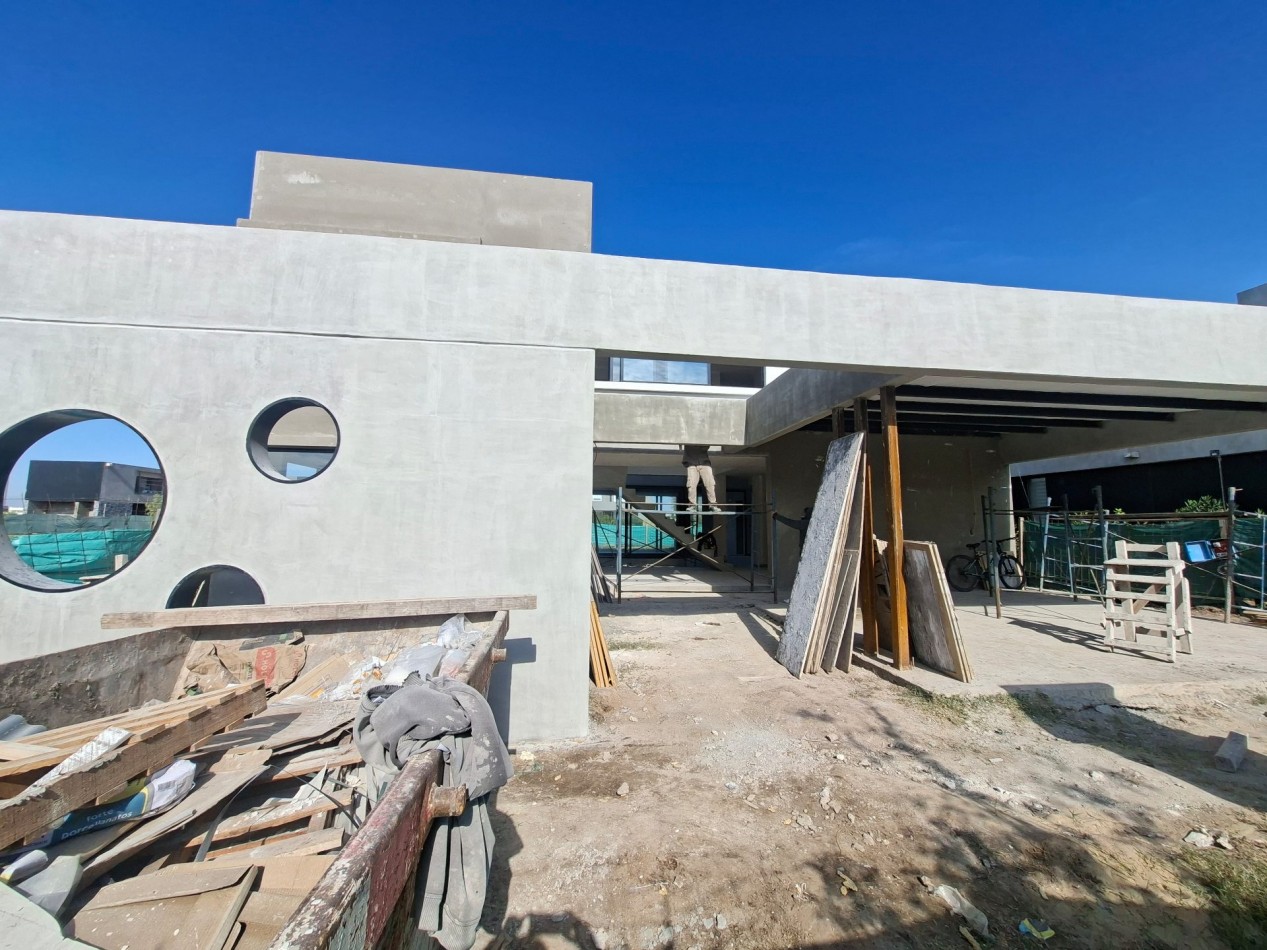 VIDA BARRIO PRIVADO VENTA CASA TRES DORMITORIOS Y ESCRITORIO A ESTRENAR ENTREGA AGOSTO 2026