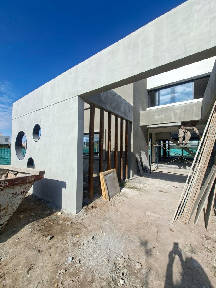 VIDA BARRIO PRIVADO VENTA CASA TRES DORMITORIOS Y ESCRITORIO A ESTRENAR ENTREGA AGOSTO 2026