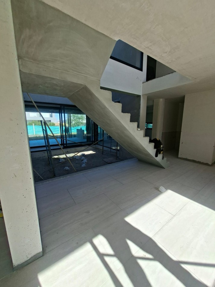 VIDA BARRIO PRIVADO VENTA CASA TRES DORMITORIOS Y ESCRITORIO A ESTRENAR ENTREGA AGOSTO 2026