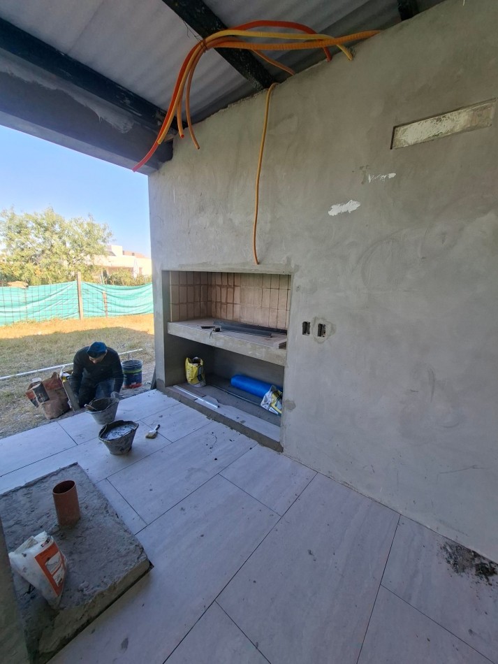 VIDA BARRIO PRIVADO VENTA CASA TRES DORMITORIOS Y ESCRITORIO A ESTRENAR ENTREGA AGOSTO 2026