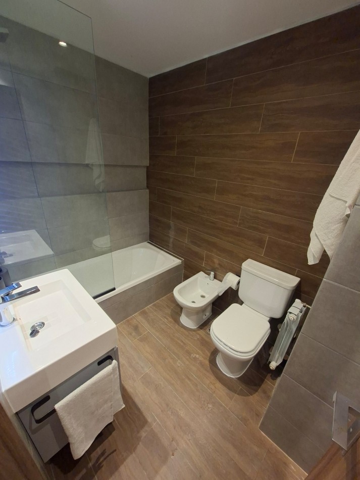 TU CASA EN ZONA CENTRO Venta Departamento Dos Dormitorios Primer Piso Con Patio, Pileta Y Parrillero De Uso Exclusivo Entre Rios y Tucuman 