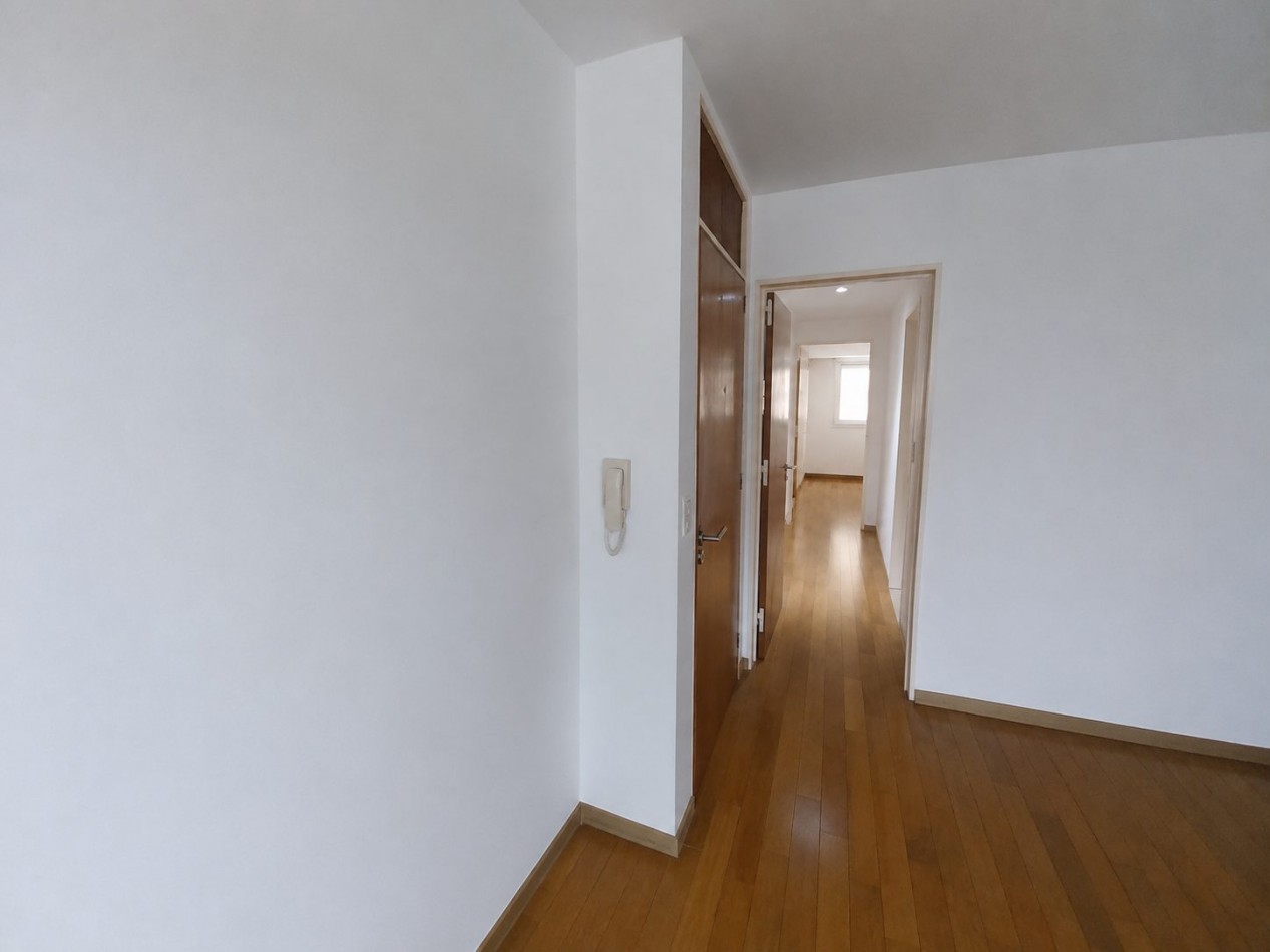 BARRIO MARTIN VENTA DEPARTAMENTO DOS DORMITORIOS/COCHERA  ALEM Y SAN JUAN IMPECABE