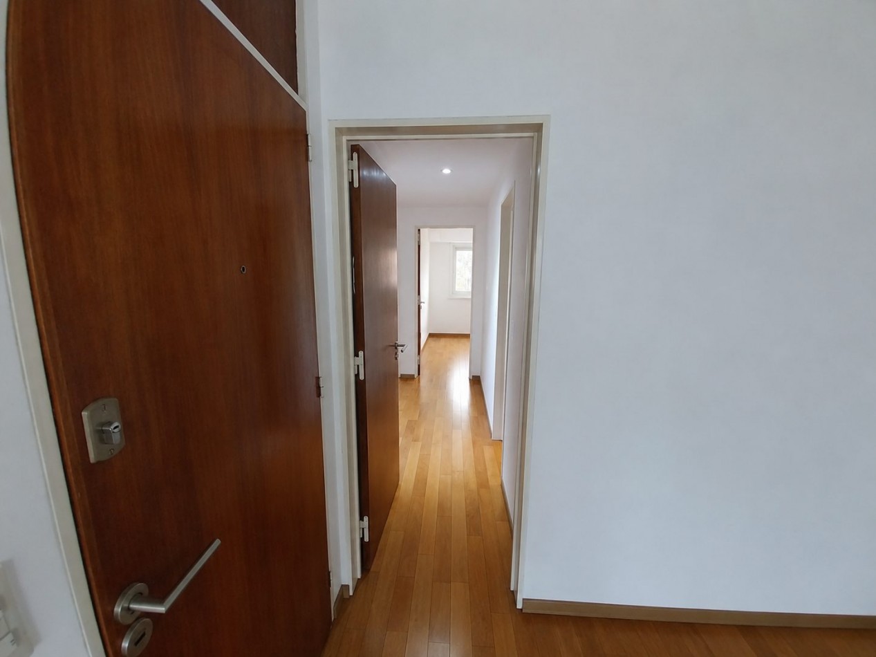 BARRIO MARTIN VENTA DEPARTAMENTO DOS DORMITORIOS/COCHERA  ALEM Y SAN JUAN IMPECABE